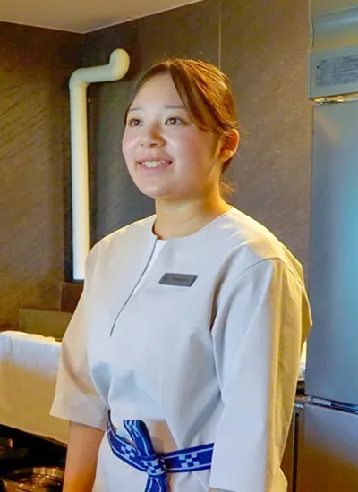 松川 葵 料飲部レストラン課 正社員