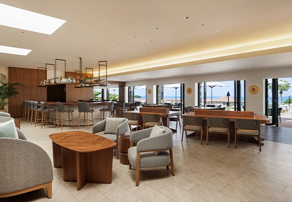 The Lounge & Bar / ザ・ラウンジ&バー