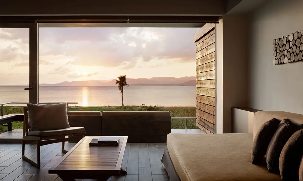 PICK UP 西表島へ沈む夕陽がご覧いただけます。